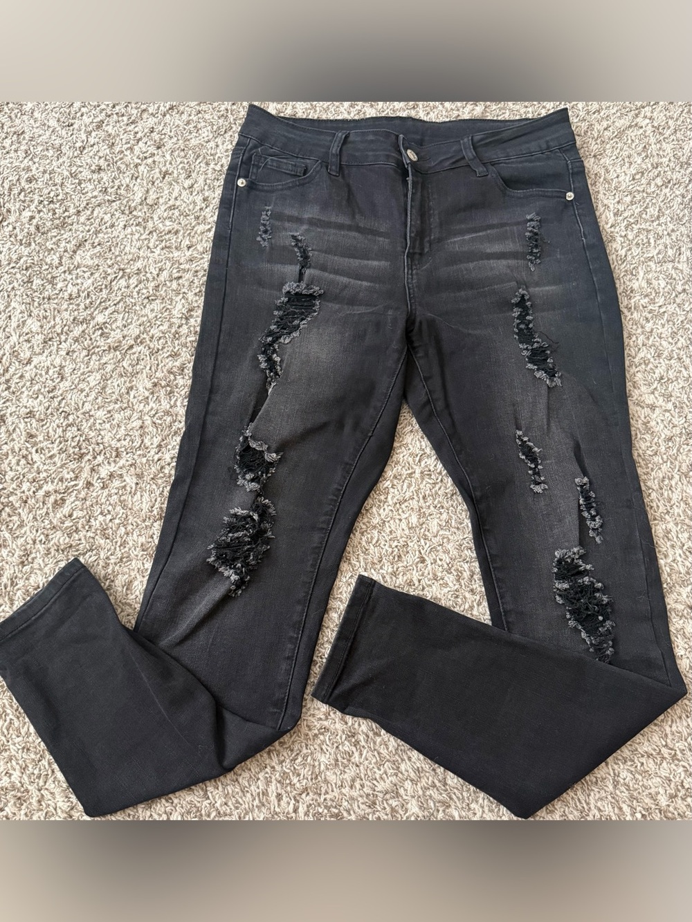 Muhadrs Women’s Black Distressed Skinny Jeans